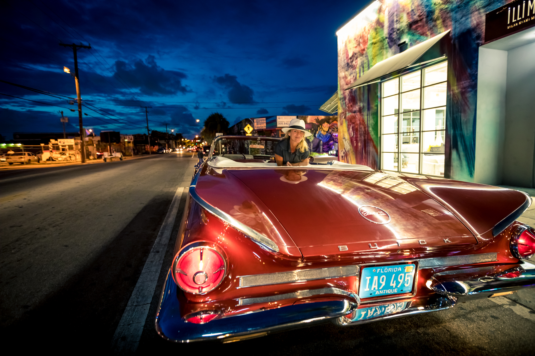 Summer Night Tours of Miami Beach and Wynwood Car Tour